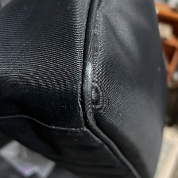 DKNY NYLON SHOULDER BAG - Picture 6 of 7